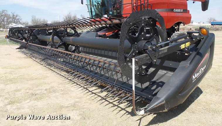 image for item DC5243 2013 MacDon FD75 flex draper head