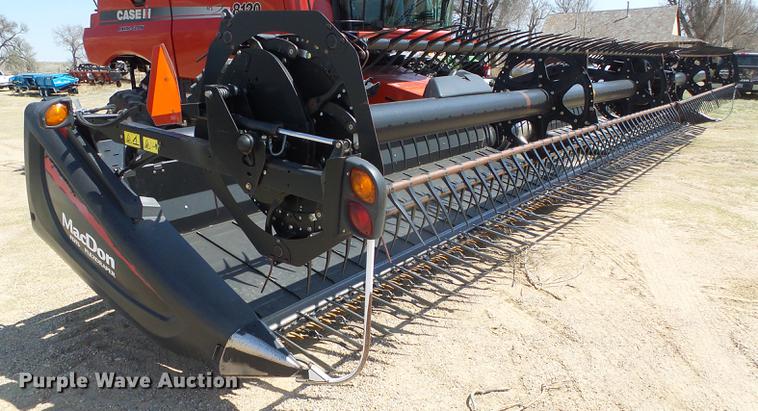 image for item DC5243 2013 MacDon FD75 flex draper head