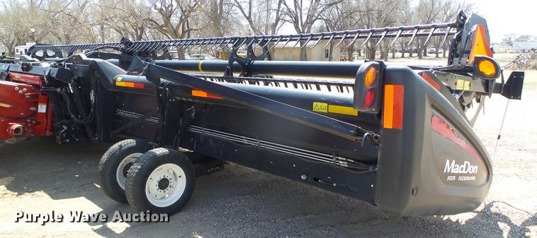 image for item DC5243 2013 MacDon FD75 flex draper head