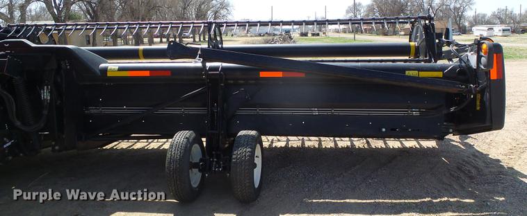 image for item DC5243 2013 MacDon FD75 flex draper head