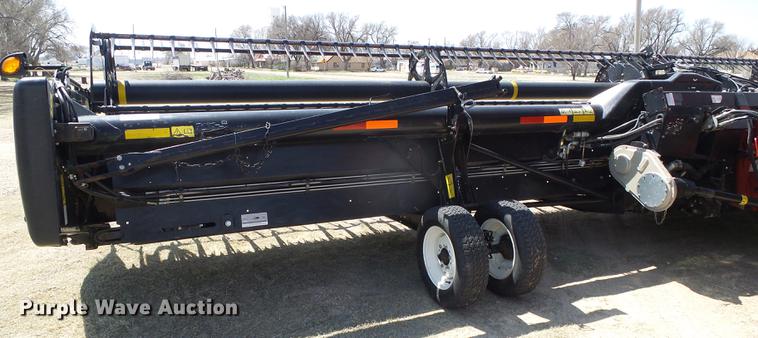 image for item DC5243 2013 MacDon FD75 flex draper head