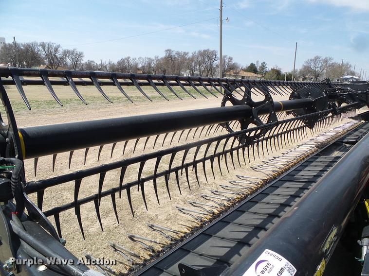 image for item DC5243 2013 MacDon FD75 flex draper head