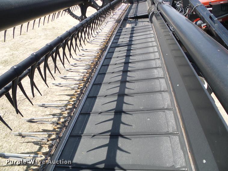 image for item DC5243 2013 MacDon FD75 flex draper head