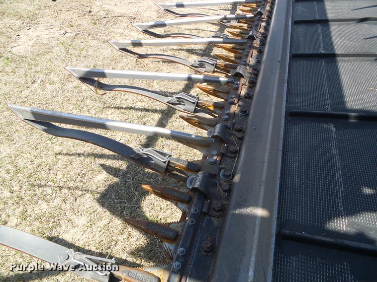 image for item DC5243 2013 MacDon FD75 flex draper head