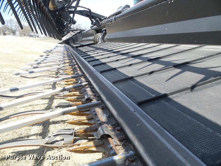 image for item DC5243 2013 MacDon FD75 flex draper head