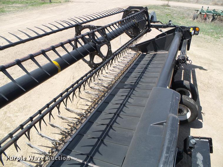 image for item DC5243 2013 MacDon FD75 flex draper head