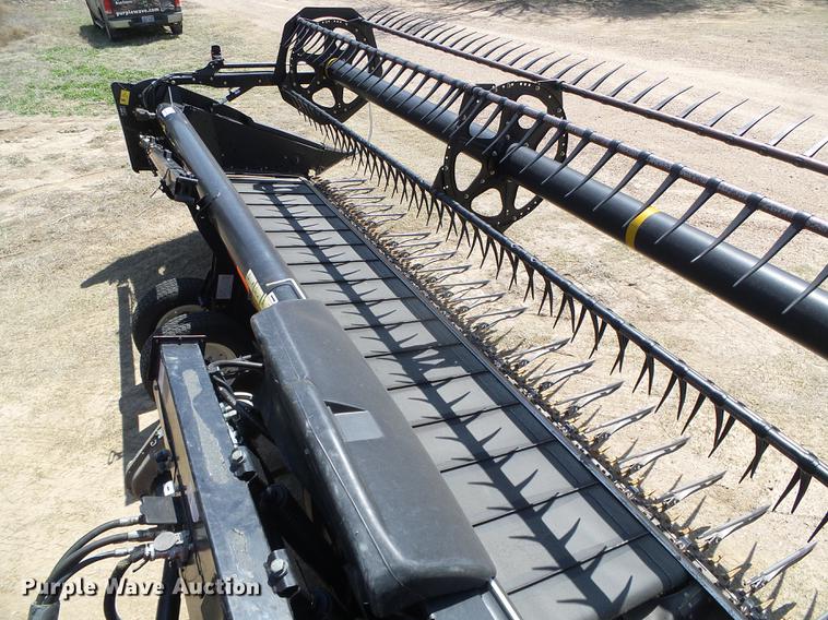 image for item DC5243 2013 MacDon FD75 flex draper head