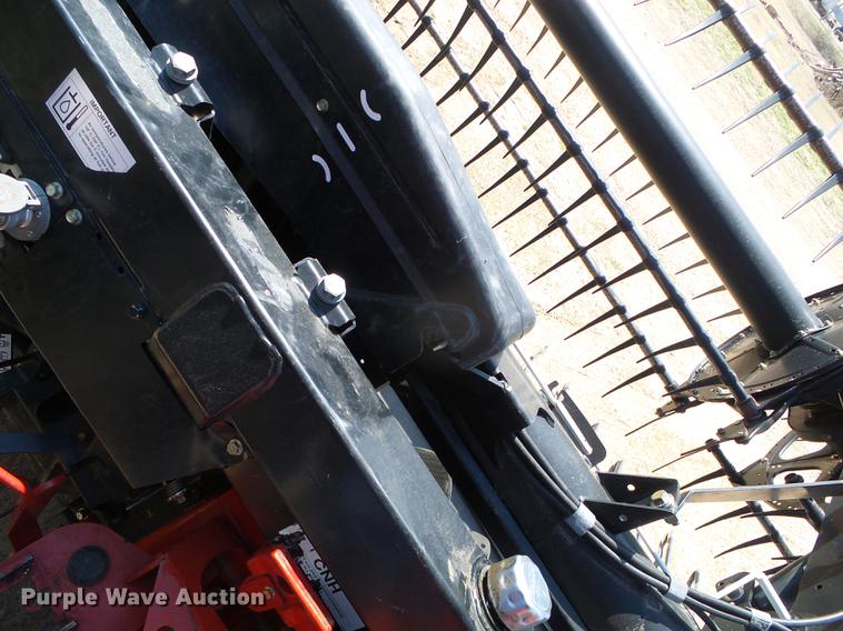 image for item DC5243 2013 MacDon FD75 flex draper head