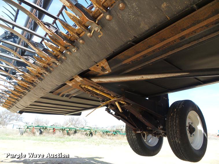 image for item DC5243 2013 MacDon FD75 flex draper head