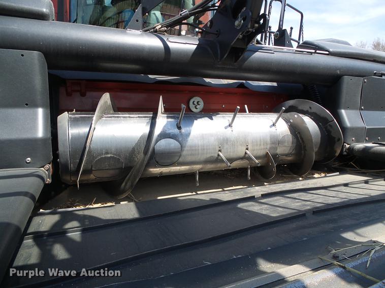 image for item DC5243 2013 MacDon FD75 flex draper head