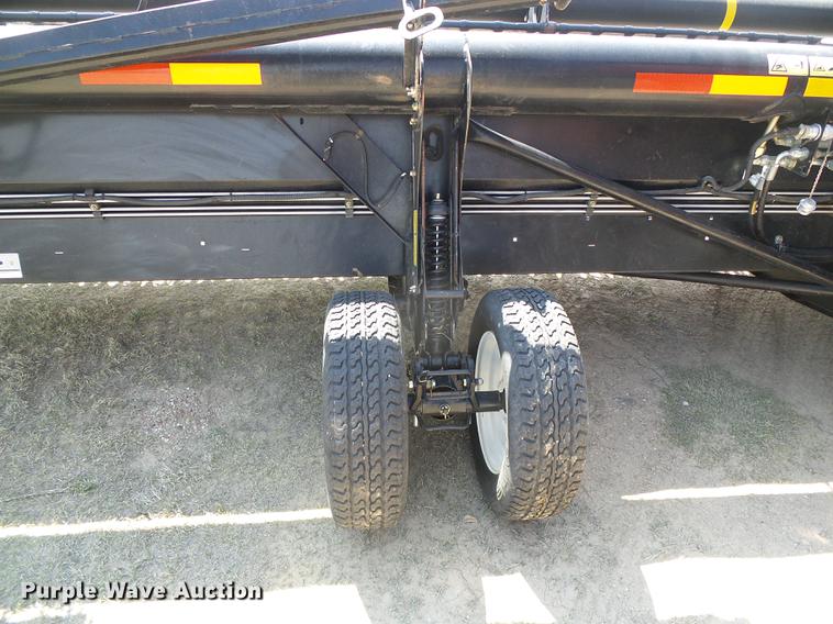 image for item DC5243 2013 MacDon FD75 flex draper head