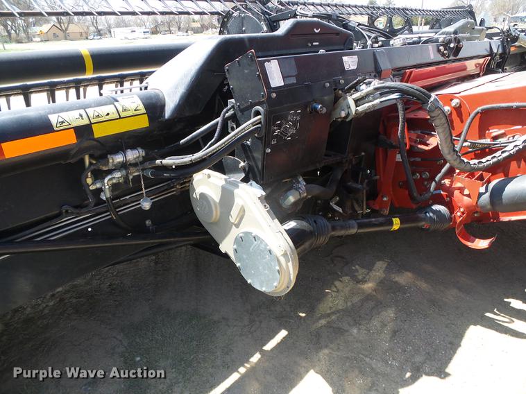 image for item DC5243 2013 MacDon FD75 flex draper head