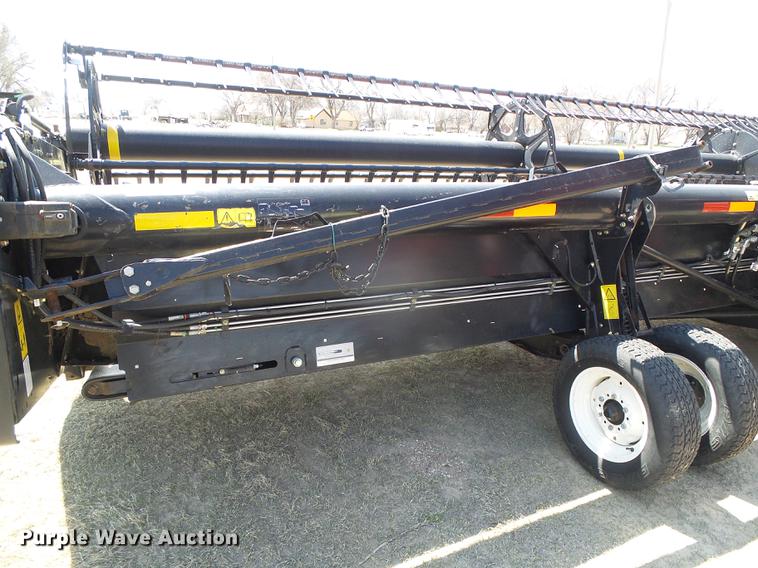 image for item DC5243 2013 MacDon FD75 flex draper head