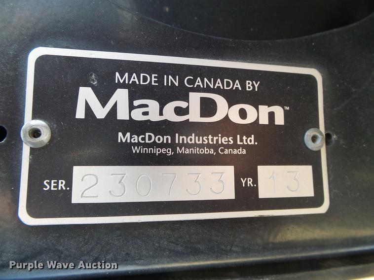 image for item DC5243 2013 MacDon FD75 flex draper head