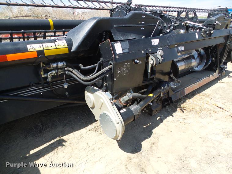 image for item DC5243 2013 MacDon FD75 flex draper head