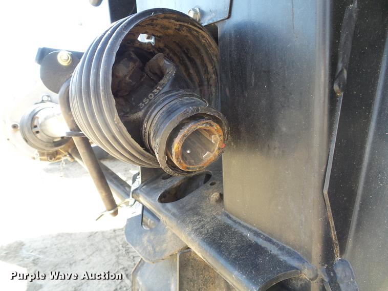 image for item DC5243 2013 MacDon FD75 flex draper head