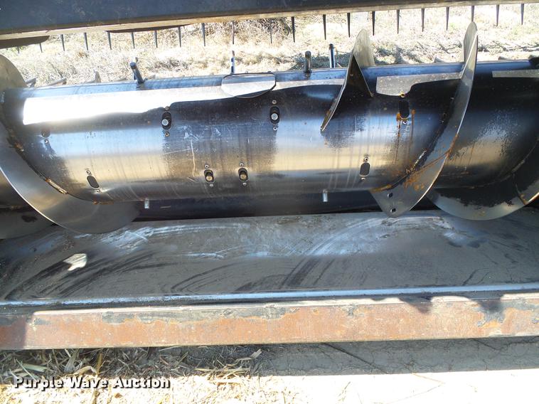 image for item DC5243 2013 MacDon FD75 flex draper head