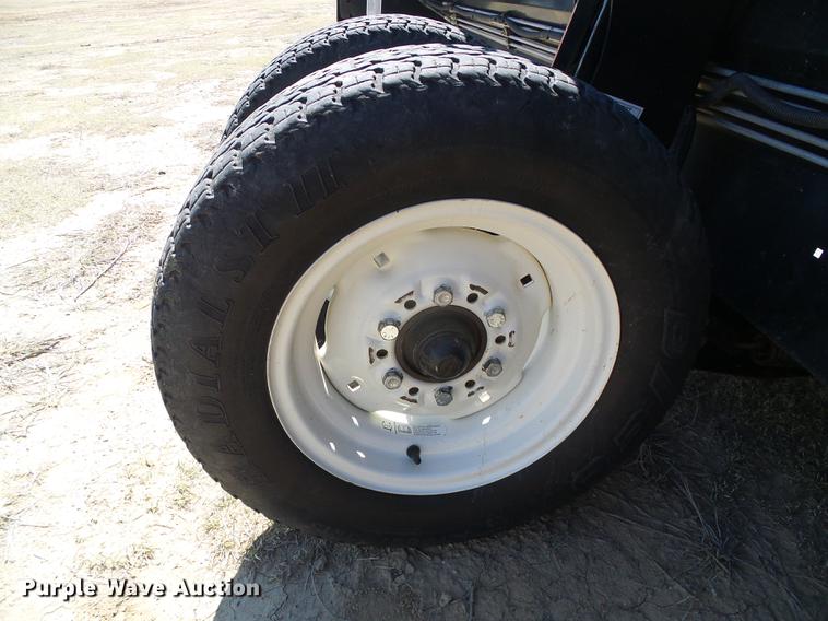 image for item DC5243 2013 MacDon FD75 flex draper head