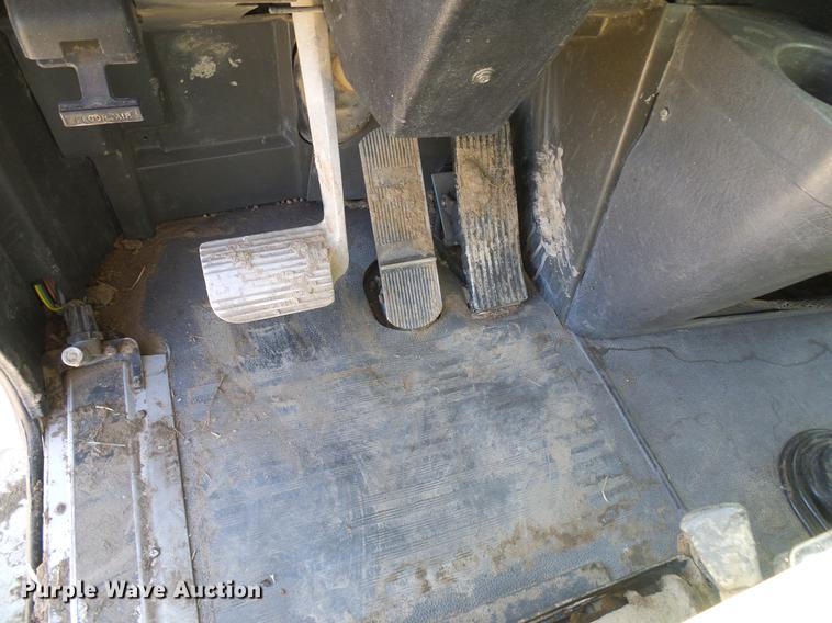 image for item DD6022 1999 International 9100 vertical feed mixer truck