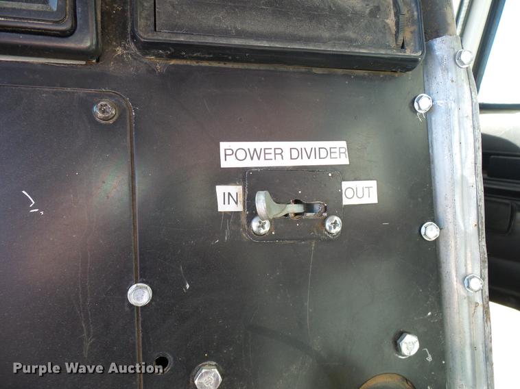 image for item DD6022 1999 International 9100 vertical feed mixer truck