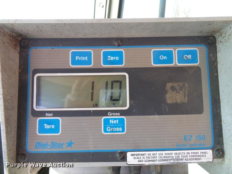 image for item DD6022 1999 International 9100 vertical feed mixer truck