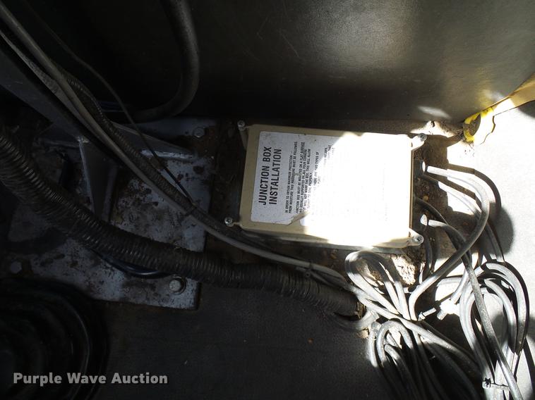 image for item DD6022 1999 International 9100 vertical feed mixer truck