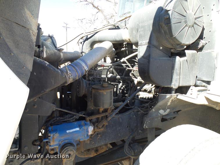 image for item DD6022 1999 International 9100 vertical feed mixer truck