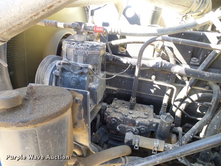 image for item DD6022 1999 International 9100 vertical feed mixer truck