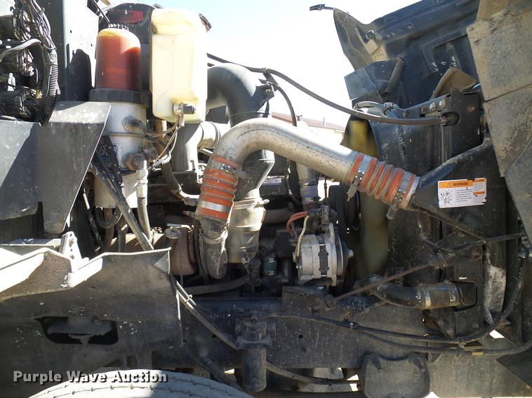 image for item DD6022 1999 International 9100 vertical feed mixer truck