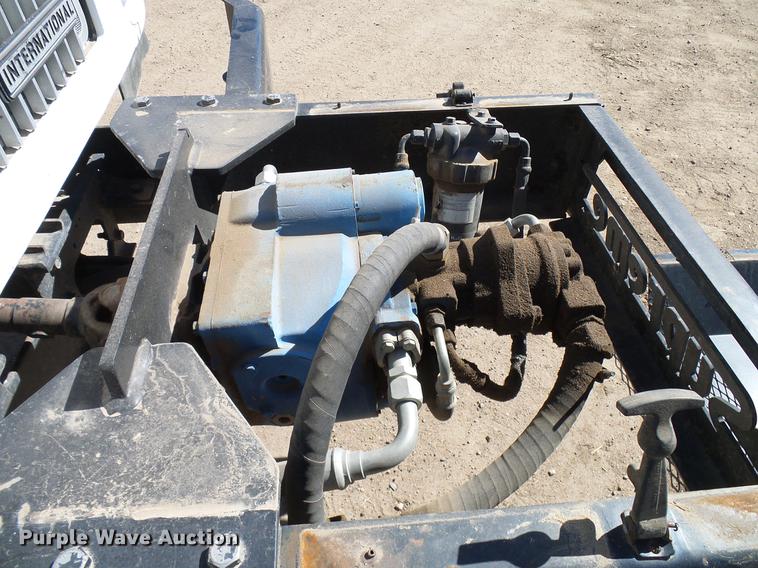 image for item DD6022 1999 International 9100 vertical feed mixer truck