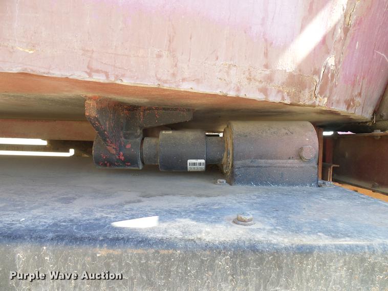 image for item DD6022 1999 International 9100 vertical feed mixer truck