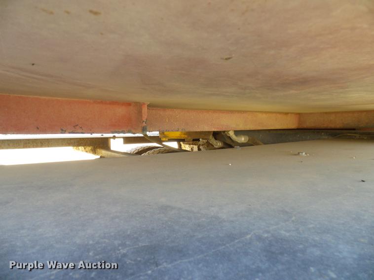 image for item DD6022 1999 International 9100 vertical feed mixer truck