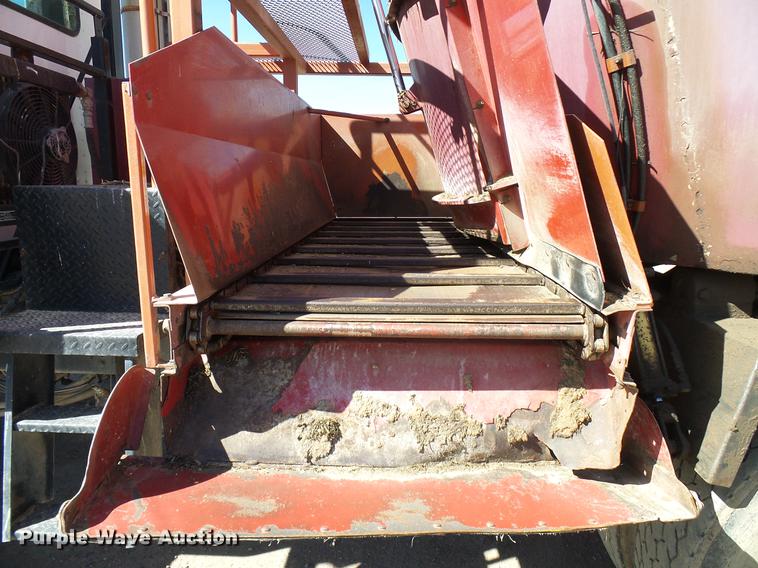 image for item DD6022 1999 International 9100 vertical feed mixer truck