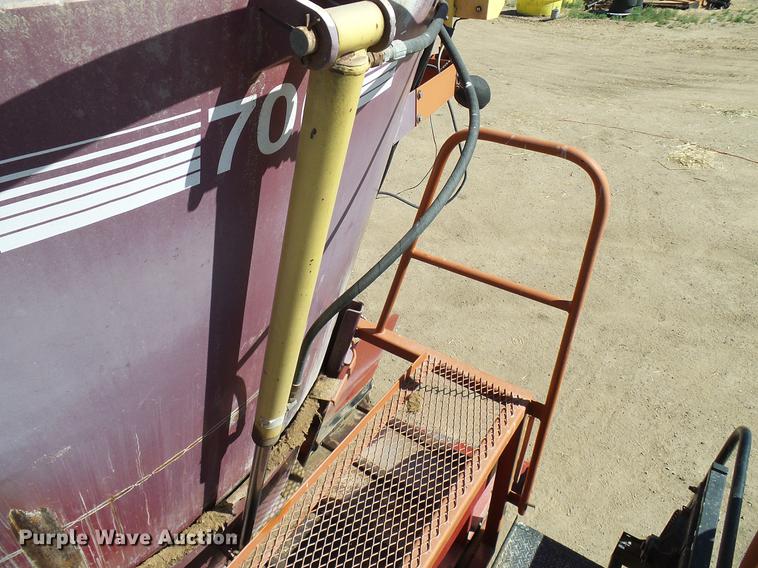 image for item DD6022 1999 International 9100 vertical feed mixer truck