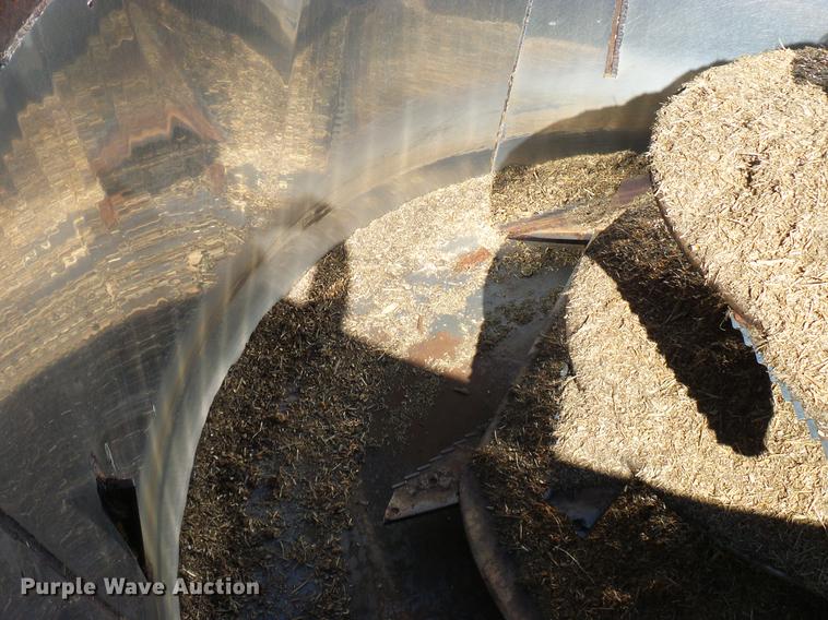 image for item DD6022 1999 International 9100 vertical feed mixer truck