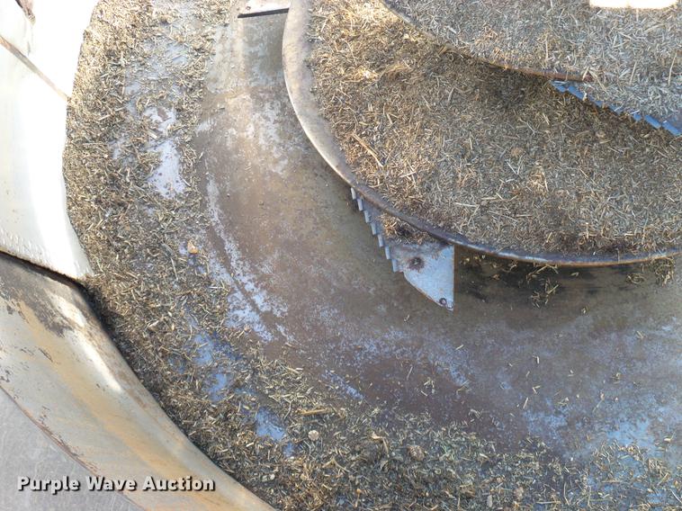 image for item DD6022 1999 International 9100 vertical feed mixer truck