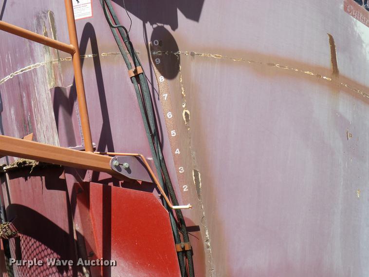 image for item DD6022 1999 International 9100 vertical feed mixer truck