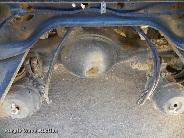 image for item DD6022 1999 International 9100 vertical feed mixer truck