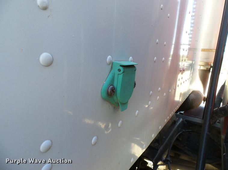 image for item DD6022 1999 International 9100 vertical feed mixer truck