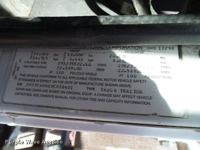 image for item DD6022 1999 International 9100 vertical feed mixer truck