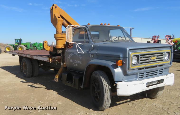image for item DD6917 1985 Chevrolet C70 flatbed truck with crane