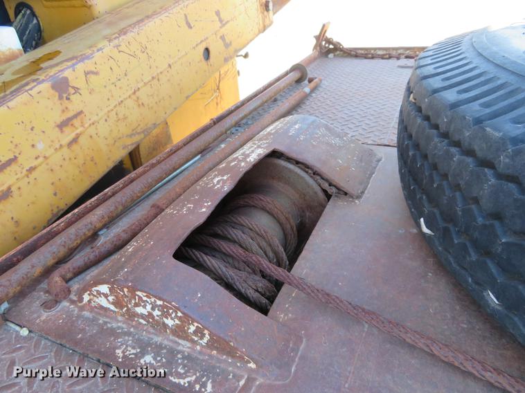 image for item DD6917 1985 Chevrolet C70 flatbed truck with crane