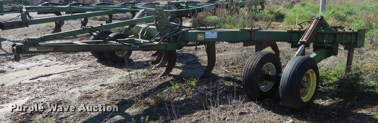 image for item DD6986 John Deere 915 ripper