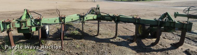 image for item DD6986 John Deere 915 ripper