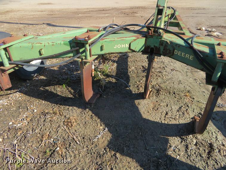 image for item DD6986 John Deere 915 ripper