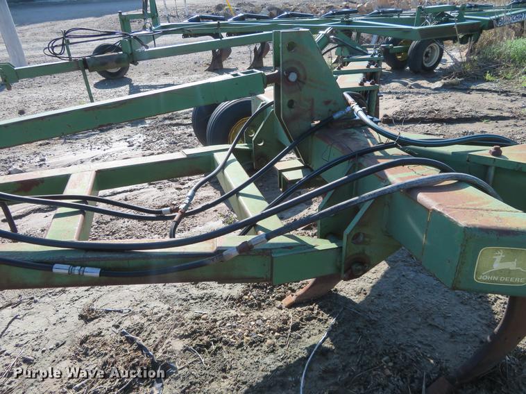 image for item DD6986 John Deere 915 ripper