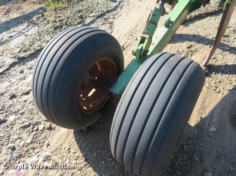 image for item DD6986 John Deere 915 ripper