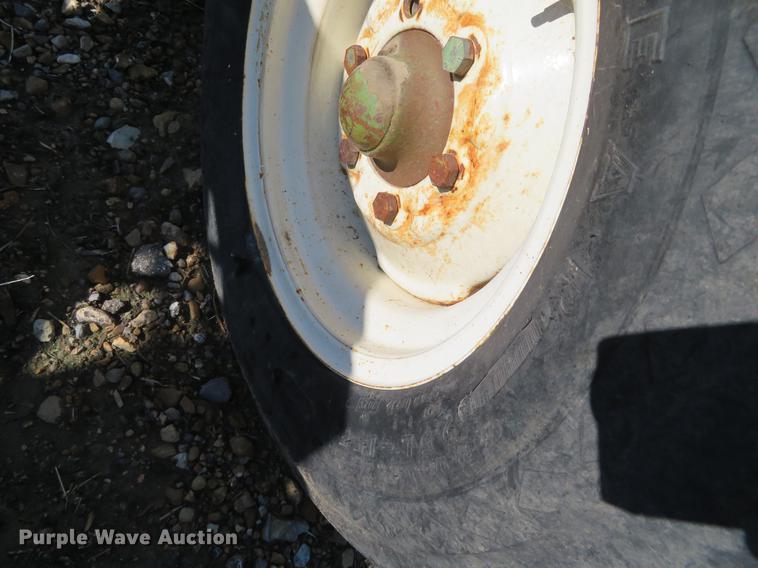 image for item DD6986 John Deere 915 ripper