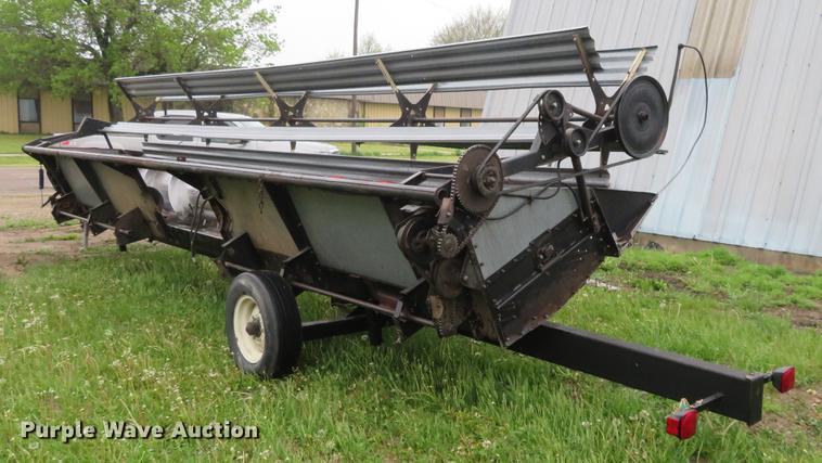image for item DD6996 Gleaner 24 head