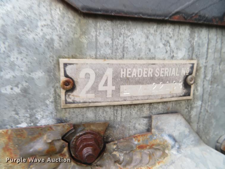 image for item DD6996 Gleaner 24 head